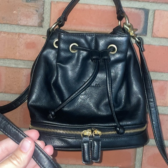 Fratelli women’s bucket bag drawstring top leather black gold medium size 8” x7” - Picture 3 of 10